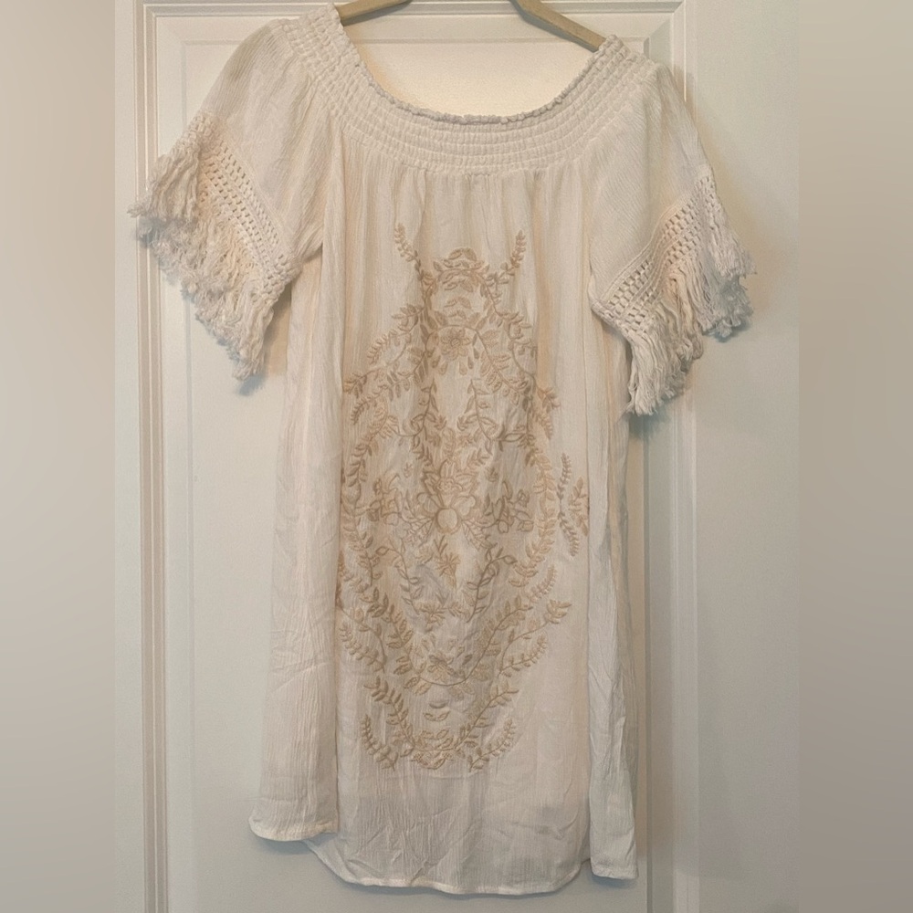 Jolt XS gauzy fabric dress, embroidered design, lined. Perfect swim cover up